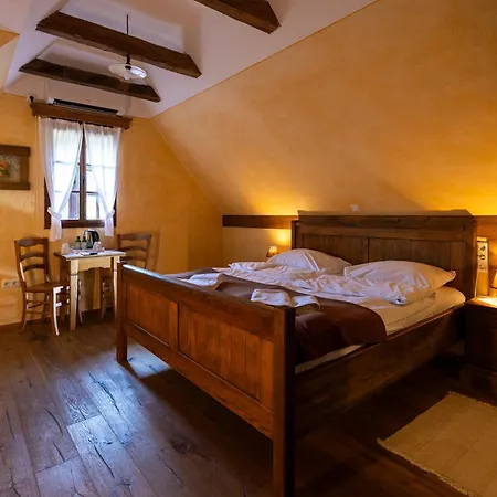 Pomona Relaxing Nature ロガシュカ・スラティナ